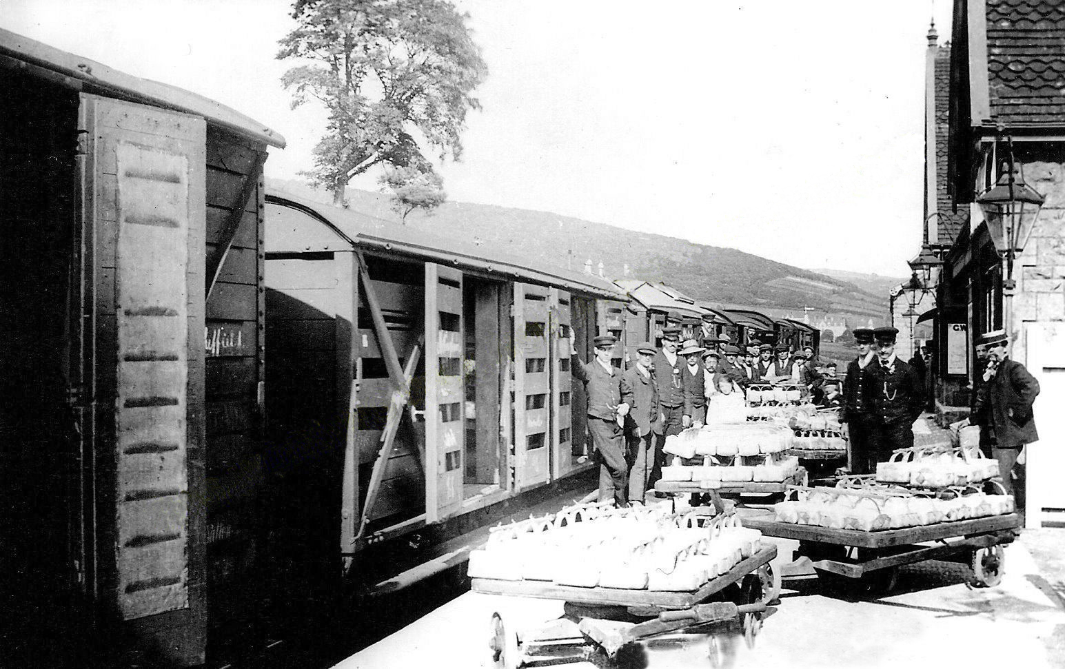 Strawberry line, Axbridge station.